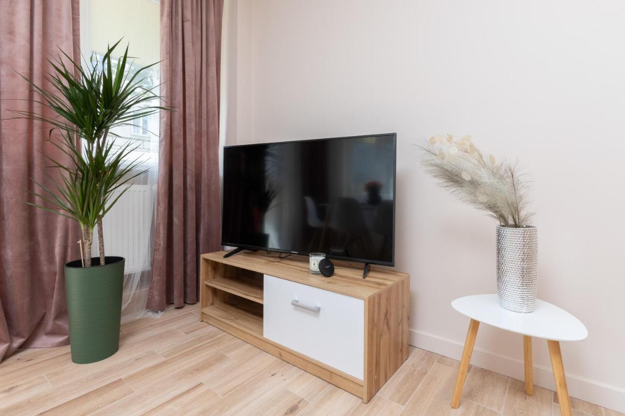 Mokotow Apartments Reytan By Noclegi Renters Варшава Екстериор снимка