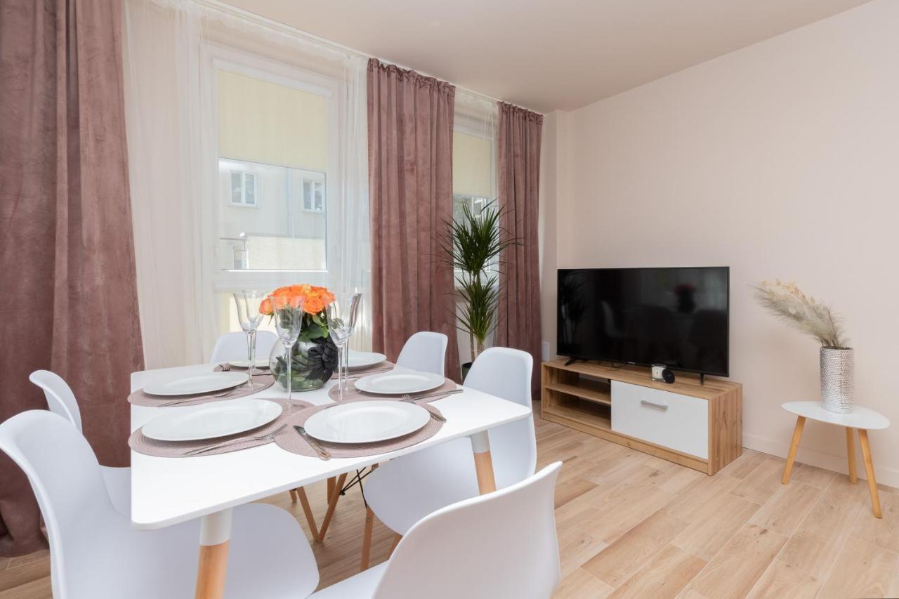 Mokotow Apartments Reytan By Noclegi Renters Варшава Екстериор снимка
