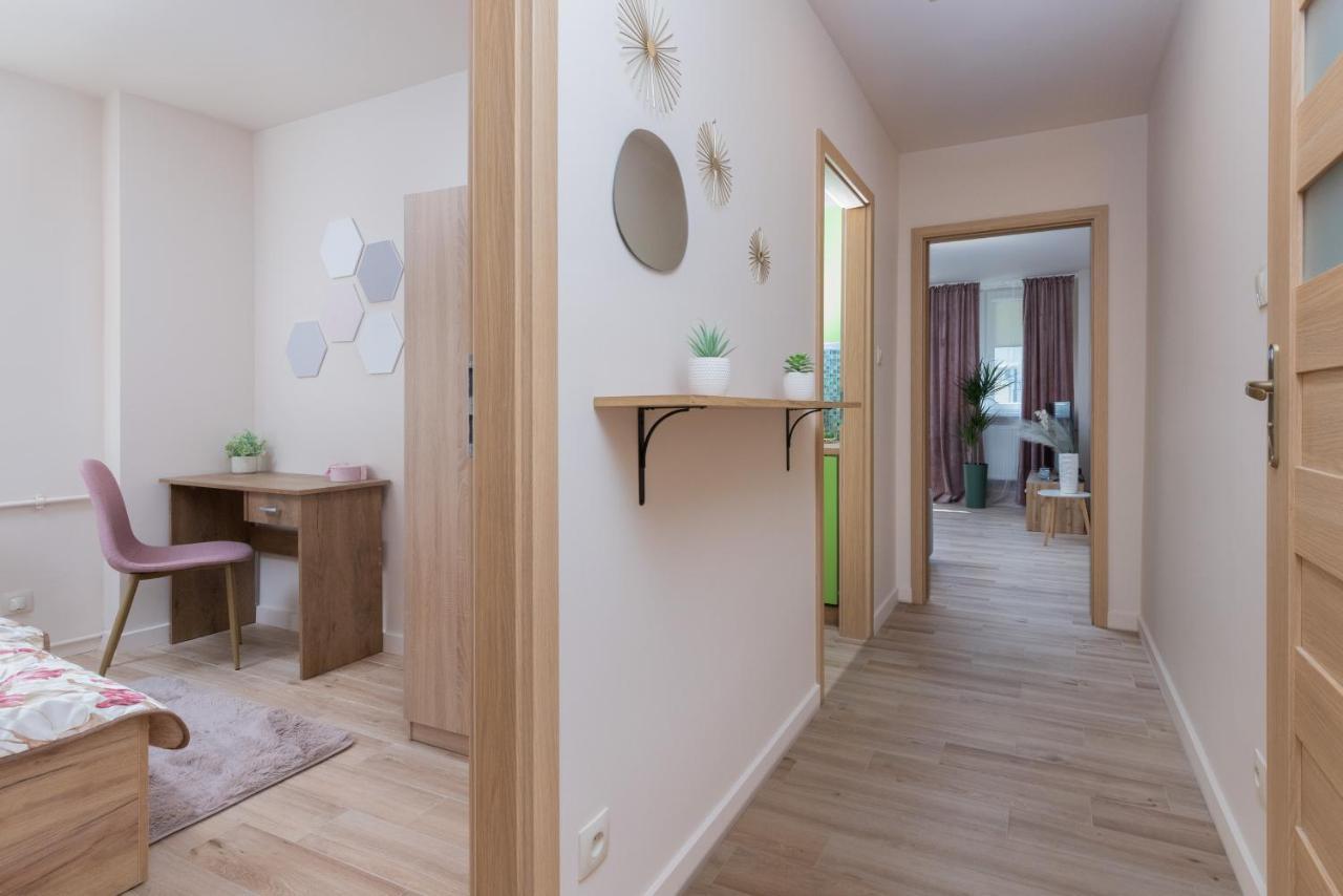 Mokotow Apartments Reytan By Noclegi Renters Варшава Екстериор снимка