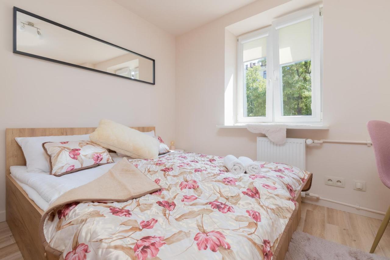 Mokotow Apartments Reytan By Noclegi Renters Варшава Екстериор снимка