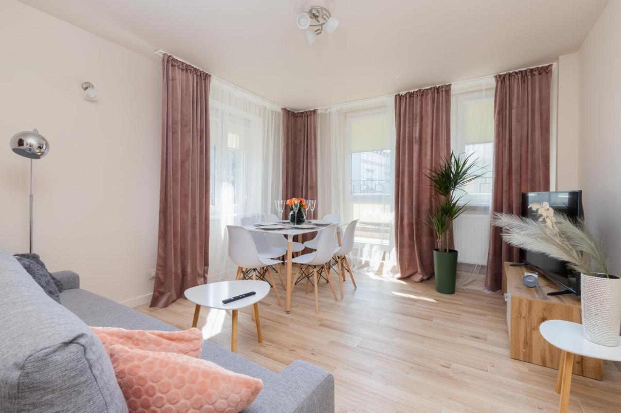 Mokotow Apartments Reytan By Noclegi Renters Варшава Екстериор снимка