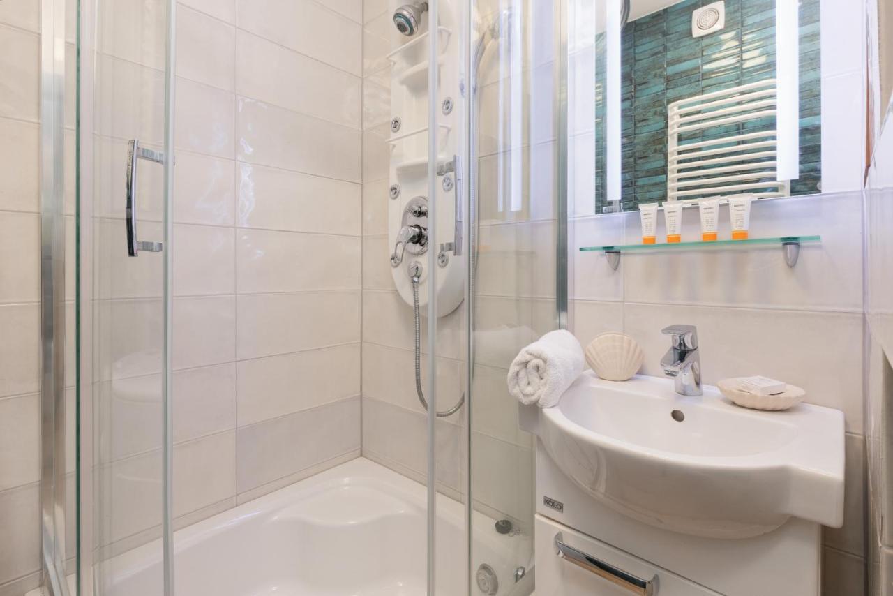 Mokotow Apartments Reytan By Noclegi Renters Варшава Екстериор снимка