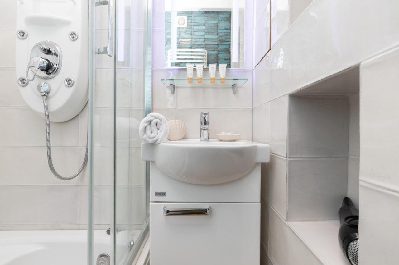Mokotow Apartments Reytan By Noclegi Renters Варшава Екстериор снимка