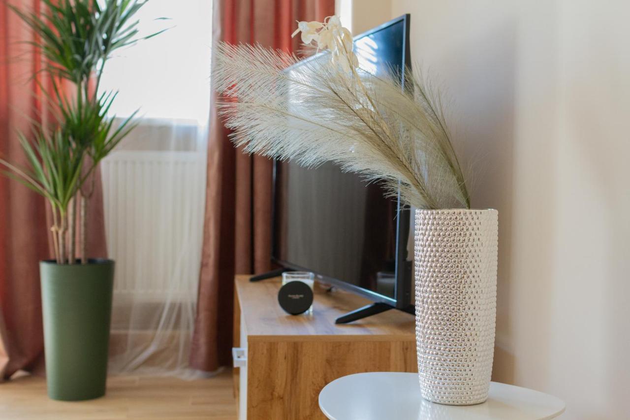 Mokotow Apartments Reytan By Noclegi Renters Варшава Екстериор снимка